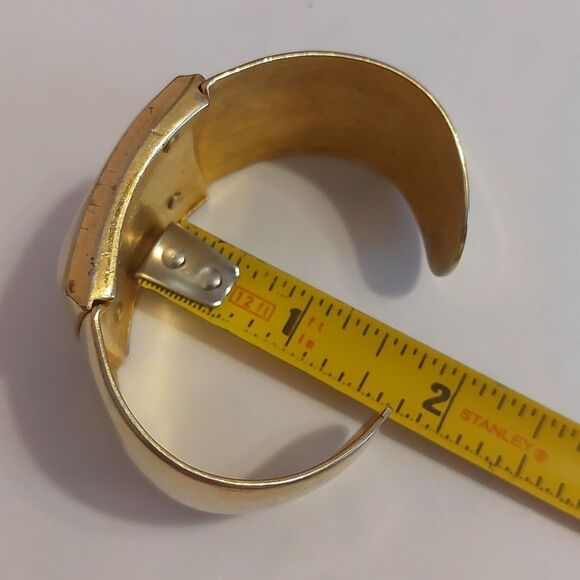 Vtg 1980s AVON Gold Tone Large Ivory White Square Lucite Chunky Cuff Bracelet - Picture 7 of 9